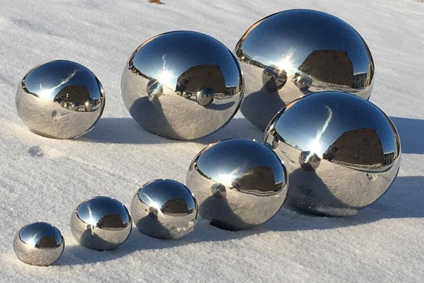 Dekorative Kugeln aus silbernem Stahl Ø4 cm / Ø5 cm / Ø8 cm / Ø10 cm  / Ø15 cm