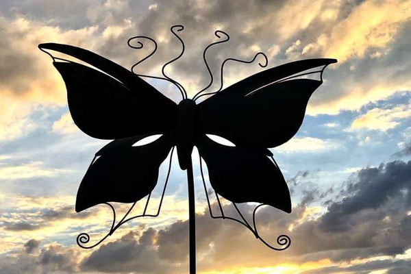 Metall Schmetterling Dekoration weiß.