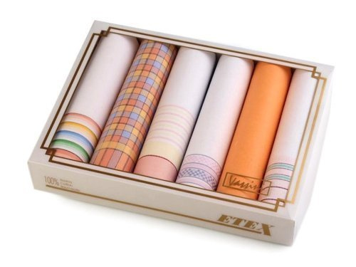 Sechs Damentaschentücher in einer weißen Schachtel