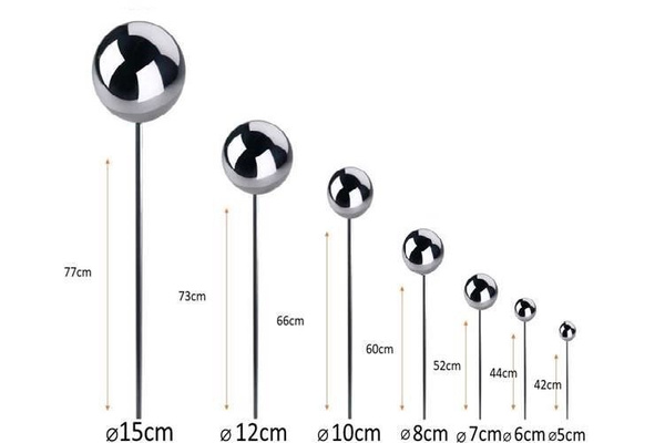 Zestaw siedmiu kul na piku: Ø 5 cm /  Ø 6 cm, Ø 7 cm, Ø 8 cm /  Ø 10 cm, Ø 12 cm i Ø 15 cm 