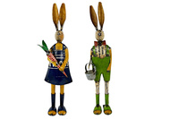 Hase mit Eimer.