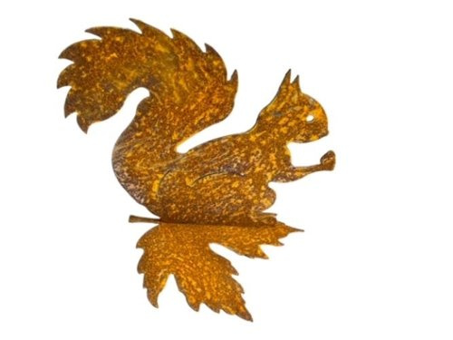 Eichhörnchen auf Blatt